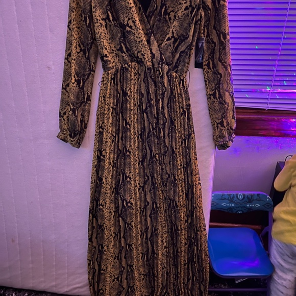 Guess animal print maxi dresses - Picture 3 of 3